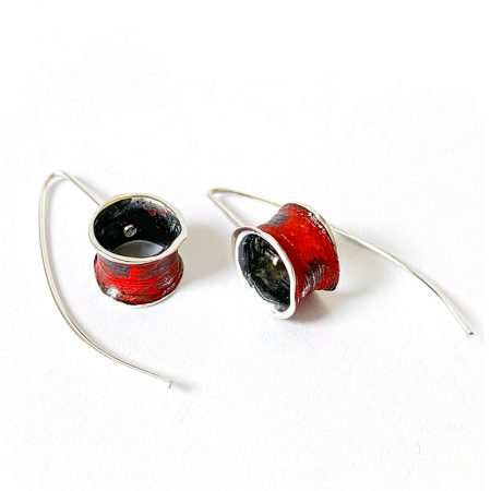 Pendientes Plata Orfega Ígneo colección Vulcano con gancho color Rojo en detalle