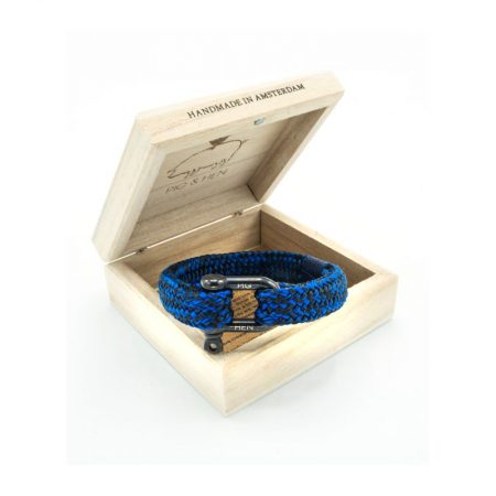 pulsera hombre pig and hen Gorgeous George con correa cobalto-negra y cierre negro box