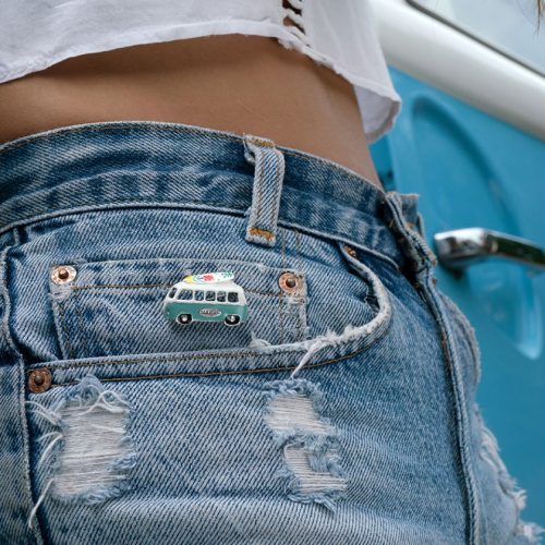 Broche original «Furgoneta Surfera» de la colección la ola Taratata