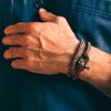 pulsera hombre pig and hen Salty Steve con correa rojo coral con cierre negro