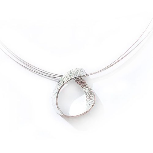 Colgante en plata de ley de diseño Orfega colección Senia Pequeño